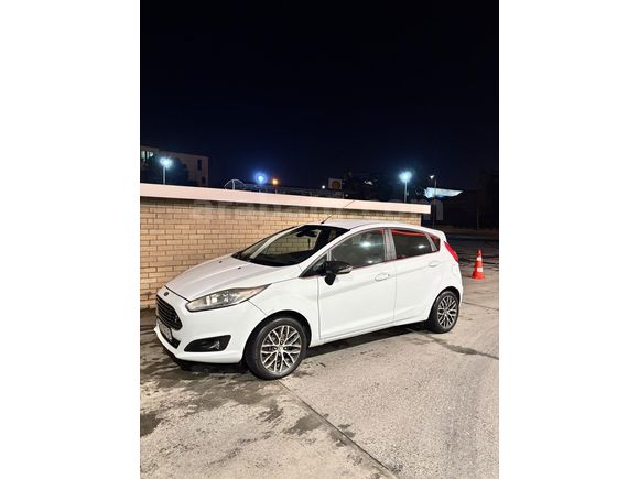 Sahibinden Ford Fiesta 1.5 TDCi Titanium 2014 Model  282.000 km Beyaz