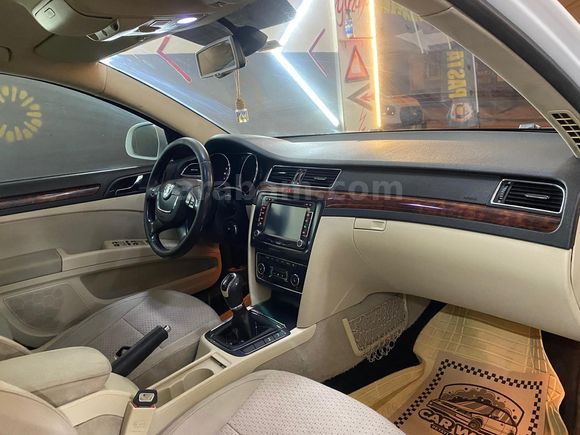 Sahibinden Skoda SuperB 1.6 TDI Elegance 2012 Model