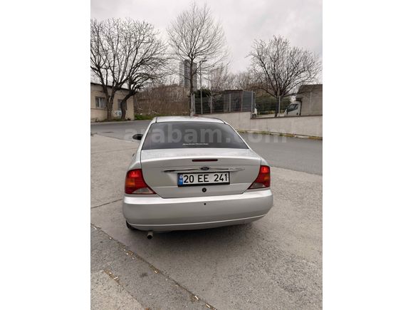 Sahibinden Ford Focus 1.6 Ambiente  otomatik aile aracı 
