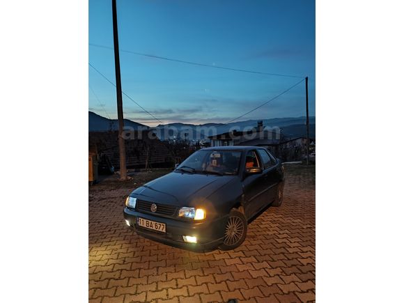 Sahibinden Volkswagen Polo 1.6 Comfortline Classic 2001 Model  280.000 km Mavi (metalik)