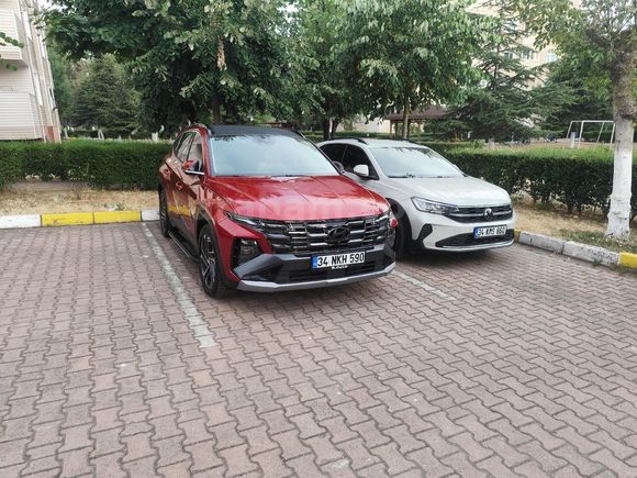 Sahibinden Hyundai Tucson 1.6 CRDi Elite Plus 2024 Model  27.000 km Bordo