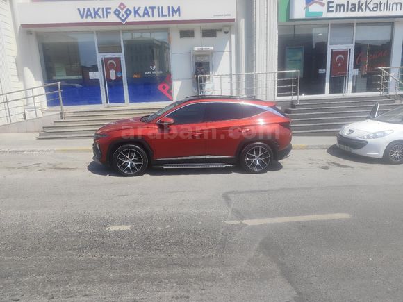Sahibinden Hyundai Tucson 1.6 CRDi Elite Plus 2024 Model  27.000 km Bordo