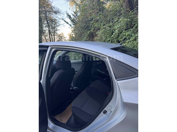 Sahibinden Hyundai Accent Blue 1.6 CRDI Mode 2013 Model 