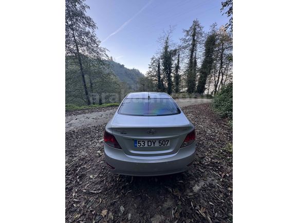 Sahibinden Hyundai Accent Blue 1.6 CRDI Mode 2013 Model 