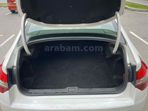 Sahibinden Citroen C5 1.6 e-HDi Confort 2011 Model  306.000 km Beyaz