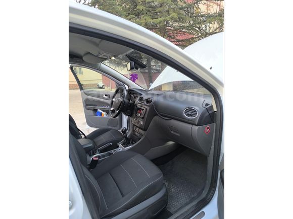 Sahibinden Ford Focus 1.6  Titanium 2010 Model  280.000 km Beyaz