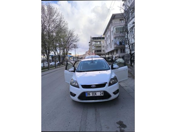 Sahibinden Ford Focus 1.6  Titanium 2010 Model  280.000 km Beyaz