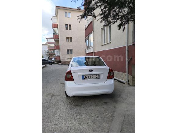 Sahibinden Ford Focus 1.6  Titanium 2010 Model  280.000 km Beyaz