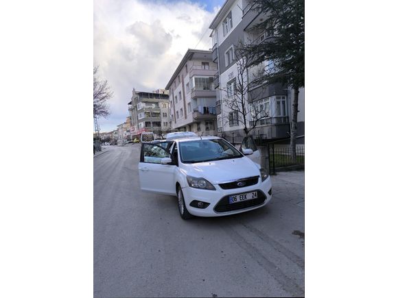 Sahibinden Ford Focus 1.6  Titanium 2010 Model  280.000 km Beyaz