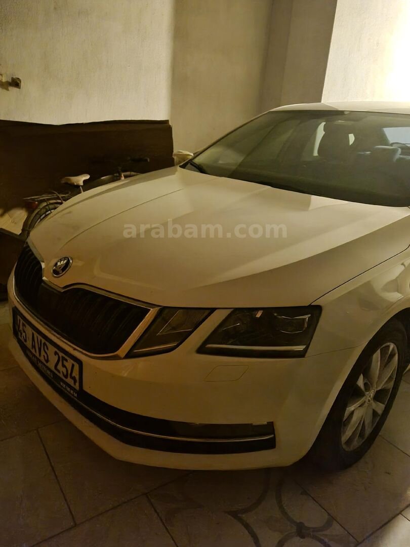 Sahibinden Skoda Octavia 1.6 TDI Style 2018 Model Manisa 63.000 km Beyaz 1