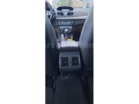 ikinci  Sahibinden ilk plaka  Renault Fluence 1.5 dCi Dynamique 2012 Model