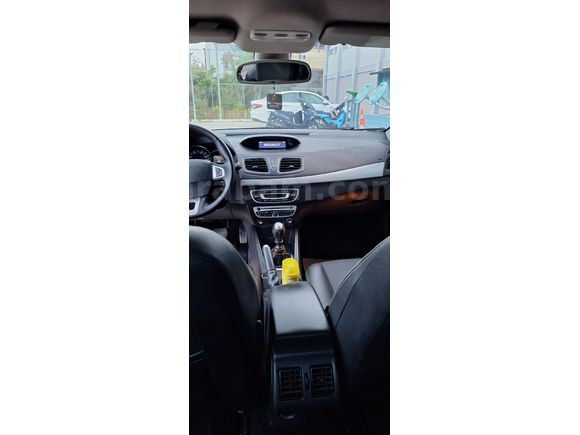 ikinci  Sahibinden ilk plaka  Renault Fluence 1.5 dCi Dynamique 2012 Model