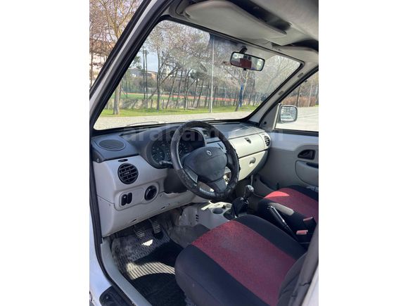 Sahibinden Renault Kangoo Multix 1.5 dCi Authentique 2005 Model 