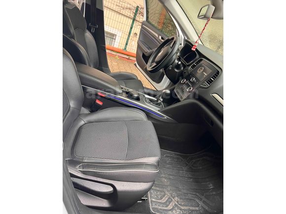 Sahibinden Renault Megane 1.3 TCe Icon 2020 Model 