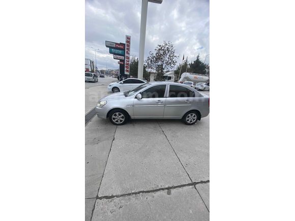 Sahibinden Hyundai Accent Era 1.5 CRDi-VGT Select 2011 Model 