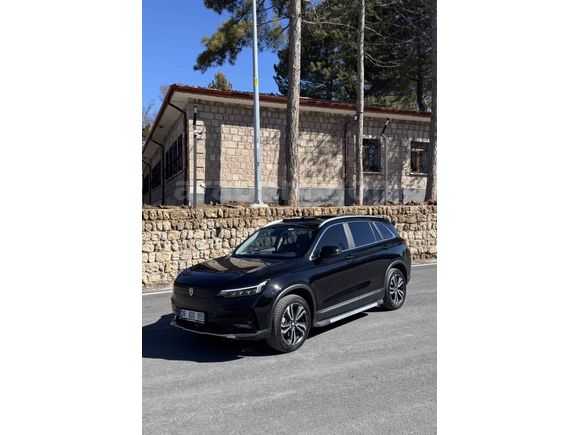 Sahibinden Skywell ET5 Premium 2022 Model  97.000 km Siyah