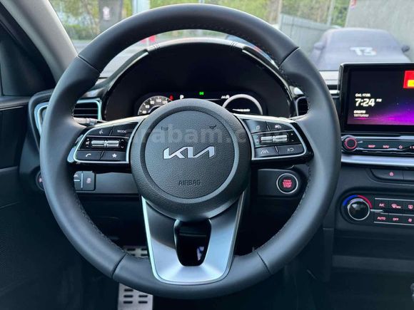 Sahibinden Kia XCeed 1.5 T-GDI Elegance 2024 Model