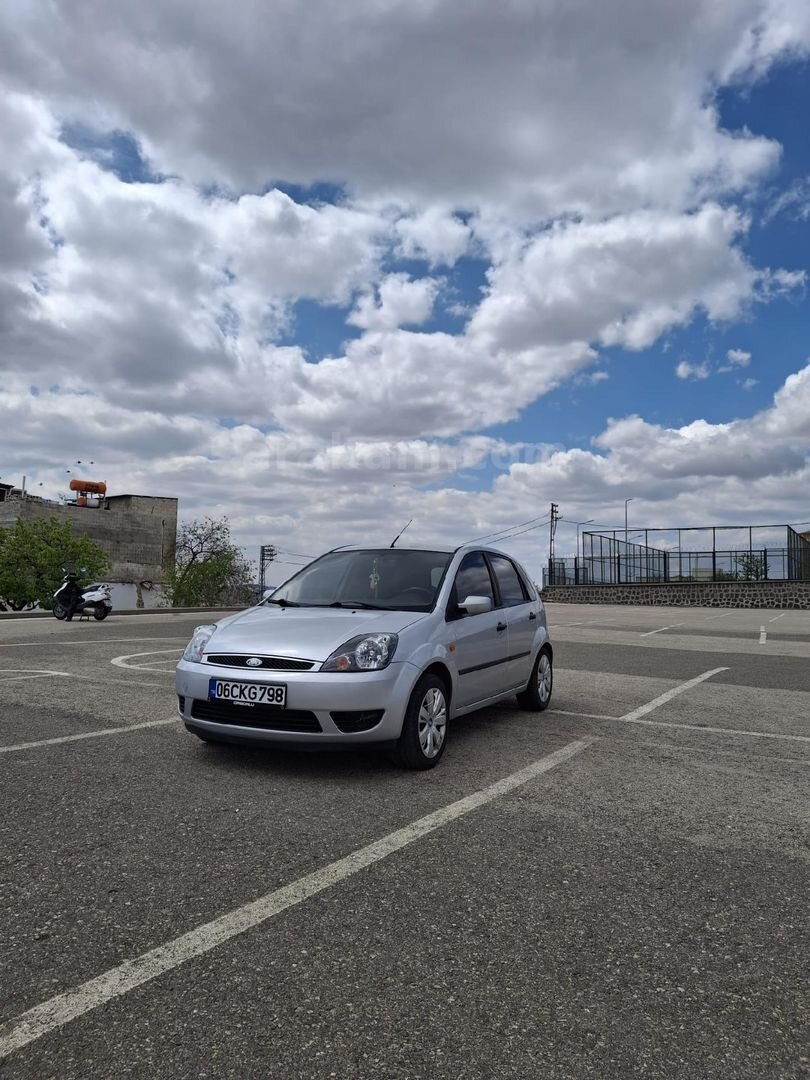 Sahibinden Ford Fiesta 1.4 TDCi Comfort 2004 Model Gaziantep 350.000 km Gri (Gümüş) 6