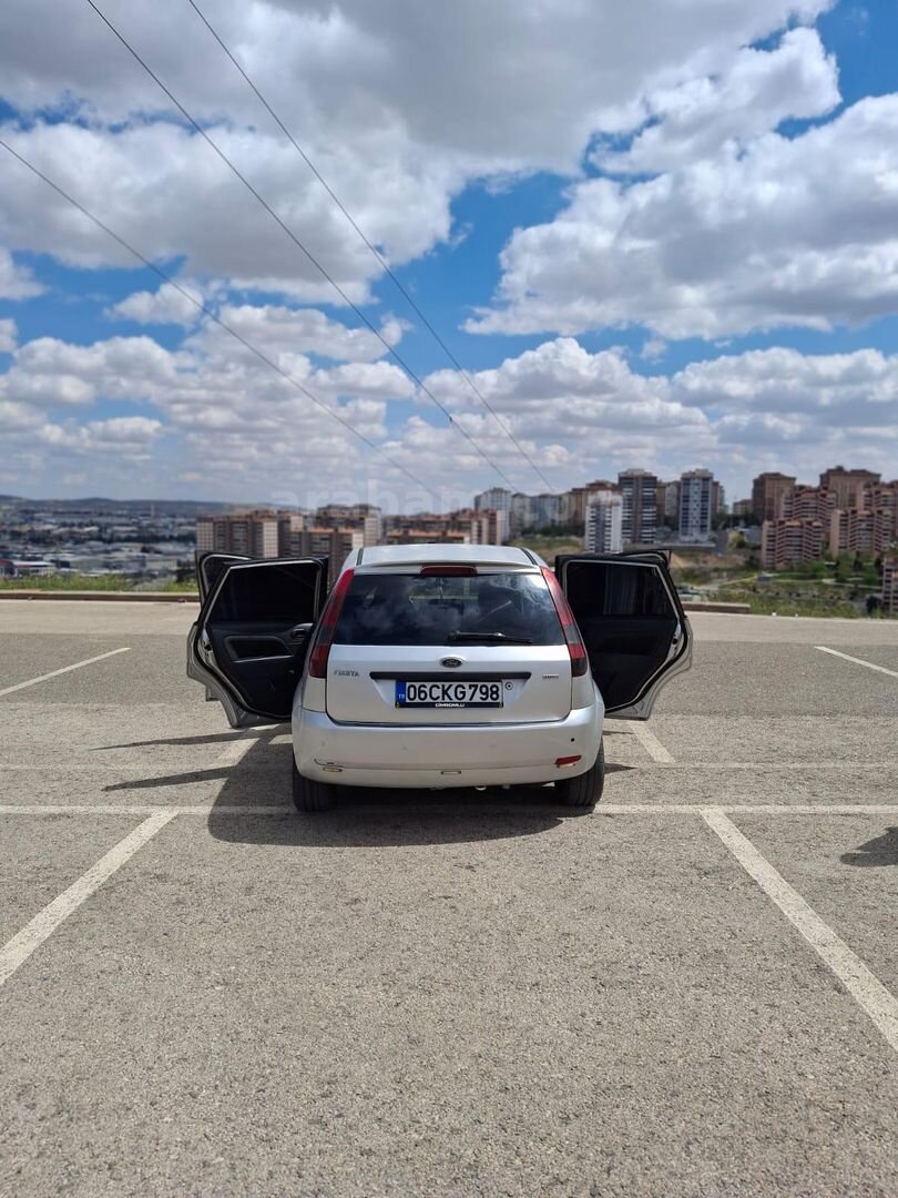 Sahibinden Ford Fiesta 1.4 TDCi Comfort 2004 Model Gaziantep 350.000 km Gri (Gümüş) 5