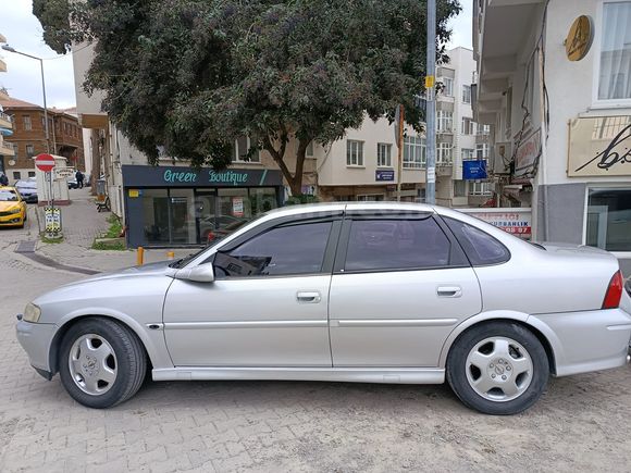 Sahibinden Opel Vectra 2.0 2000 Model 