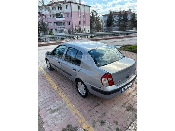14 Yıldır tek elden garaj arabası Renault Clio 1.4 Authentice değişensiz