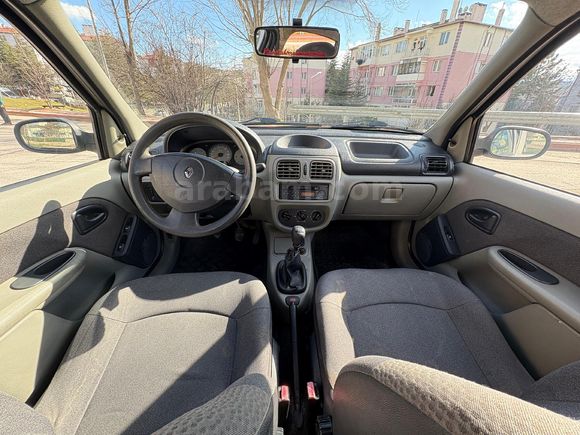 14 Yıldır tek elden garaj arabası Renault Clio 1.4 Authentice değişensiz