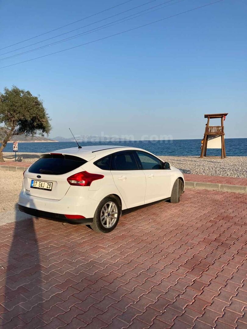Sahibinden Ford Focus 1.6 Ti-VCT Trend X 2015 Model İzmir 172.000 km Beyaz 6