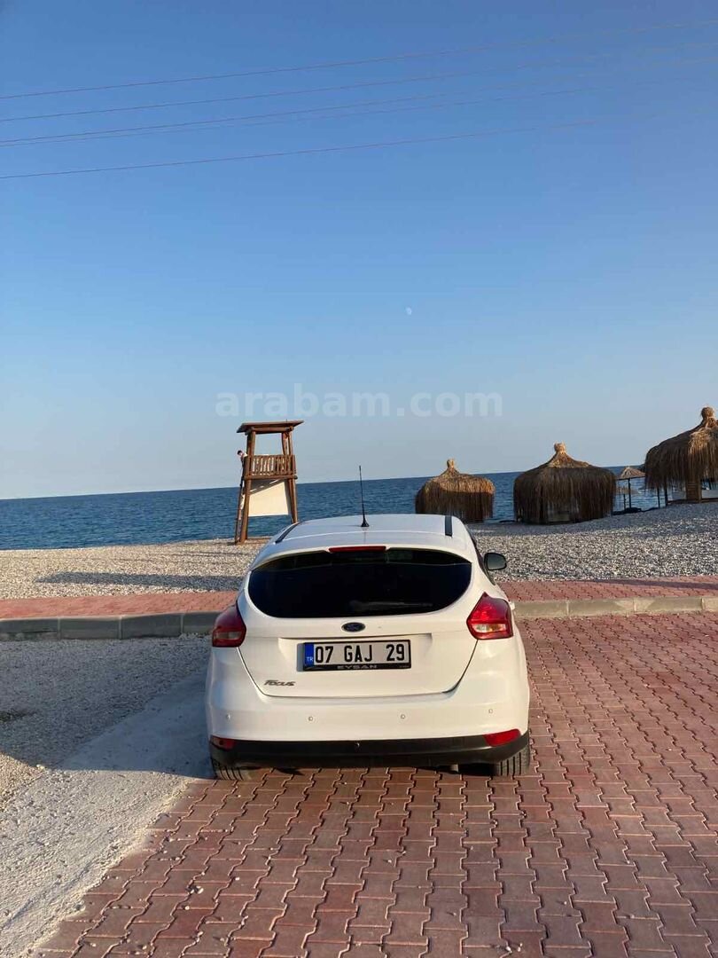 Sahibinden Ford Focus 1.6 Ti-VCT Trend X 2015 Model İzmir 172.000 km Beyaz 2