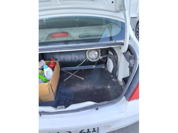 Sahibinden Renault Clio 1.4 RNA 2000 Model