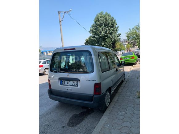 Sahibinden Peugeot Partner 1.9 D 2004 Model