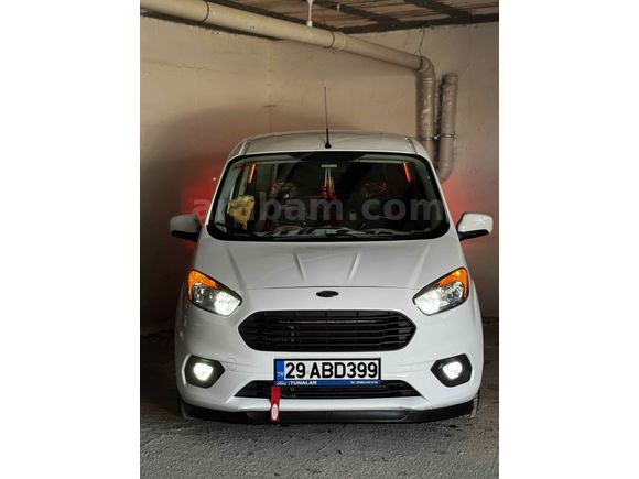 Sahibinden Ford Tourneo Courier 1.5 TDCi Delux 2023 Model  73.000 km Beyaz