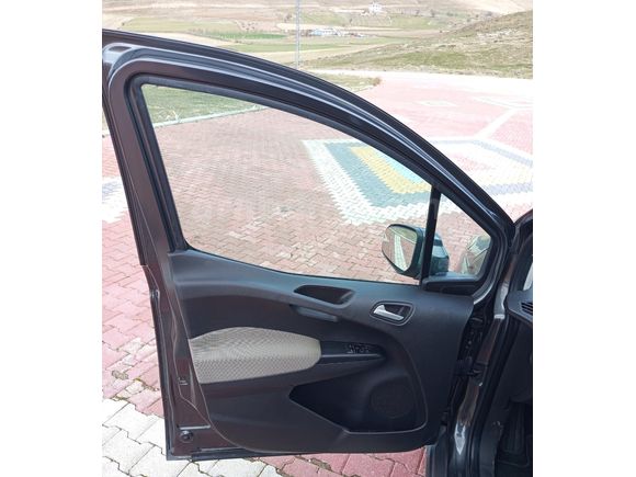 Sahibinden Ford Tourneo Courier 1.5 TDCi Titanium Plus 2018 Model