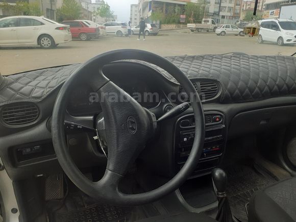 Hyundai Accent 1.3 LS 2000 Model