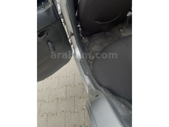 Hyundai Accent 1.3 LS 2000 Model