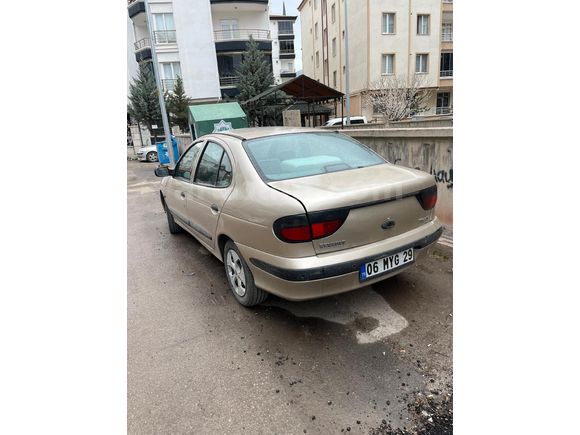 Sahibinden Renault Megane 1.4 RTA 2001 Model