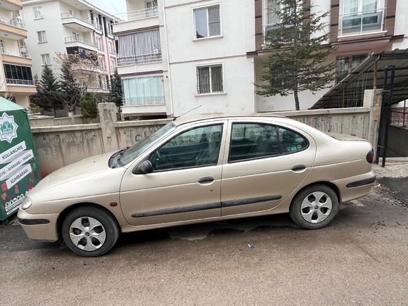 Sahibinden Renault Megane 1.4 RTA 2001 Model