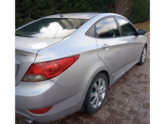 Sahibinden Hyundai Accent Blue 1.6 CRDI Mode Plus 2014 Model