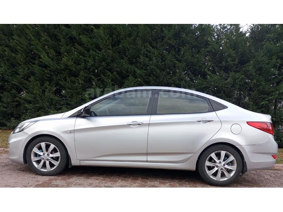 Sahibinden Hyundai Accent Blue 1.6 CRDI Mode Plus 2014 Model