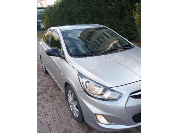 Sahibinden Hyundai Accent Blue 1.6 CRDI Mode Plus 2014 Model