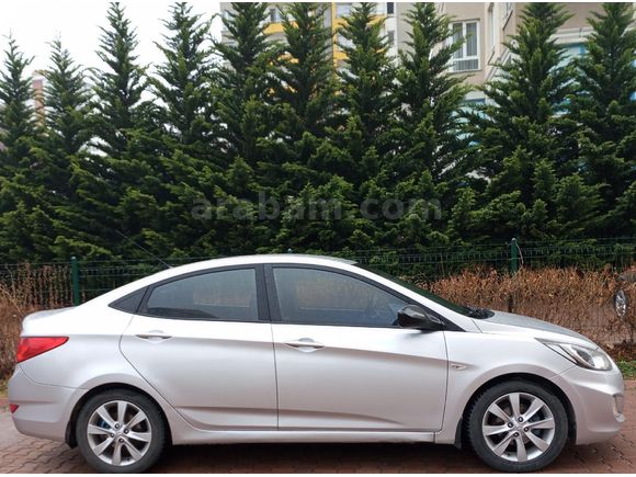 Sahibinden Hyundai Accent Blue 1.6 CRDI Mode Plus 2014 Model