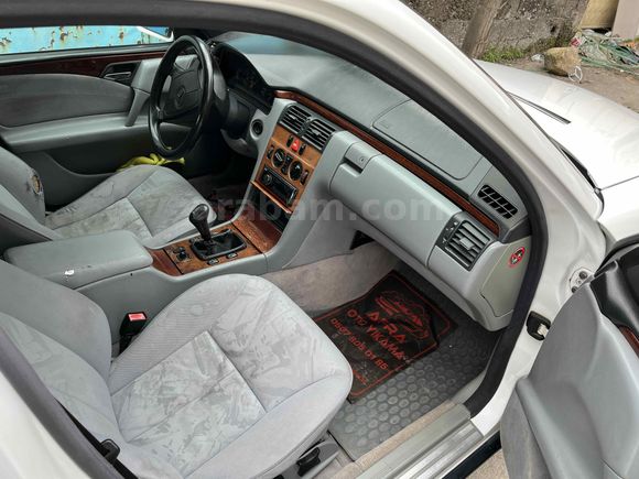 Sahibinden Mercedes - Benz E 200 Classic 1998 Model 