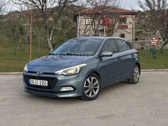 Sahibinden Hyundai i20 1.2 MPI Style 2015 Model 