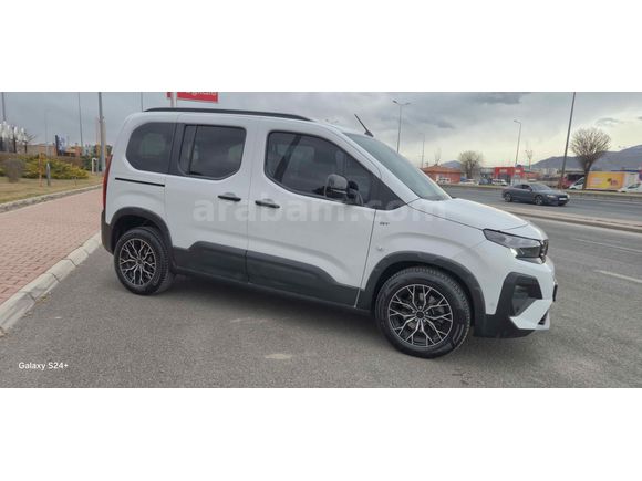 Sahibinden Peugeot Rifter 1.5 BlueHDI GT 2025 Model 