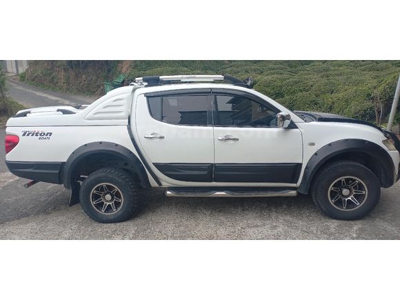 SAHİBİNDEN GARAJ ARABASI - 204 BİN KM - BAKIMLI L200