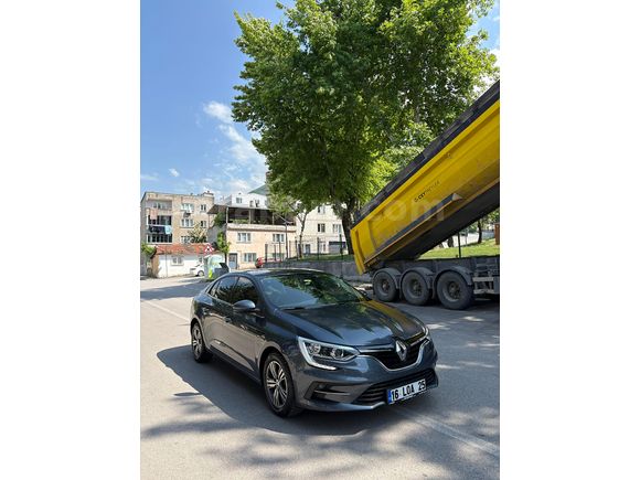 Sahibinden Renault Megane 1.3 TCe Touch 2023 Model
