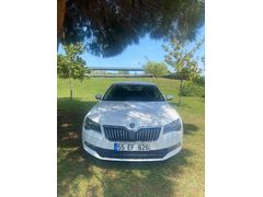 Galeriden Skoda SuperB 1.6 TDI Comfort 2017 Model İstanbul 152.000 km Beyaz