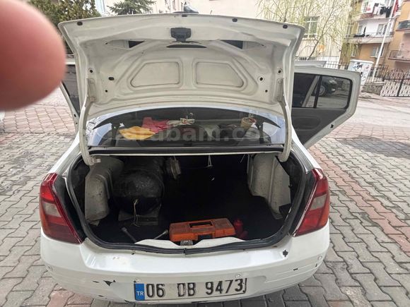 Sahibinden Renault Clio 1.4 2001 Model  330.000 km Beyaz