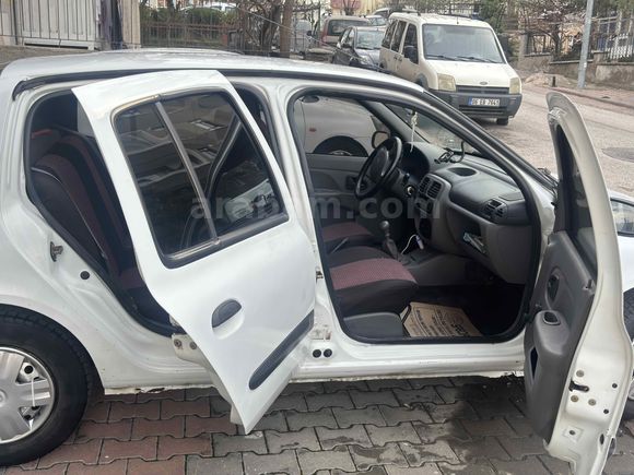 Sahibinden Renault Clio 1.4 2001 Model  330.000 km Beyaz