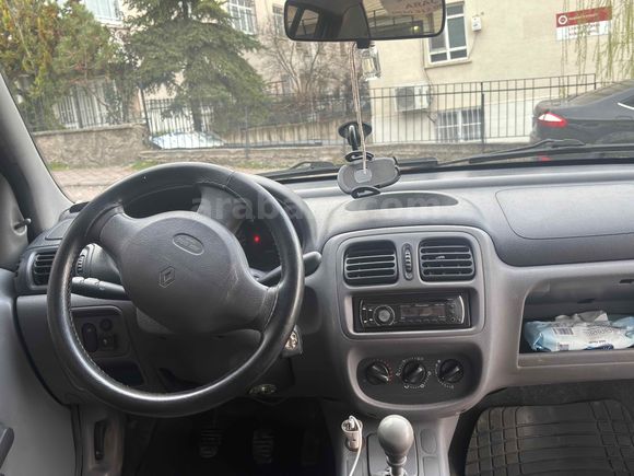 Sahibinden Renault Clio 1.4 2001 Model  330.000 km Beyaz
