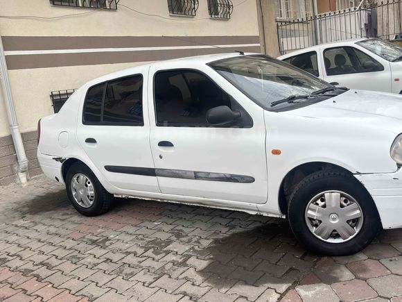 Sahibinden Renault Clio 1.4 2001 Model  330.000 km Beyaz